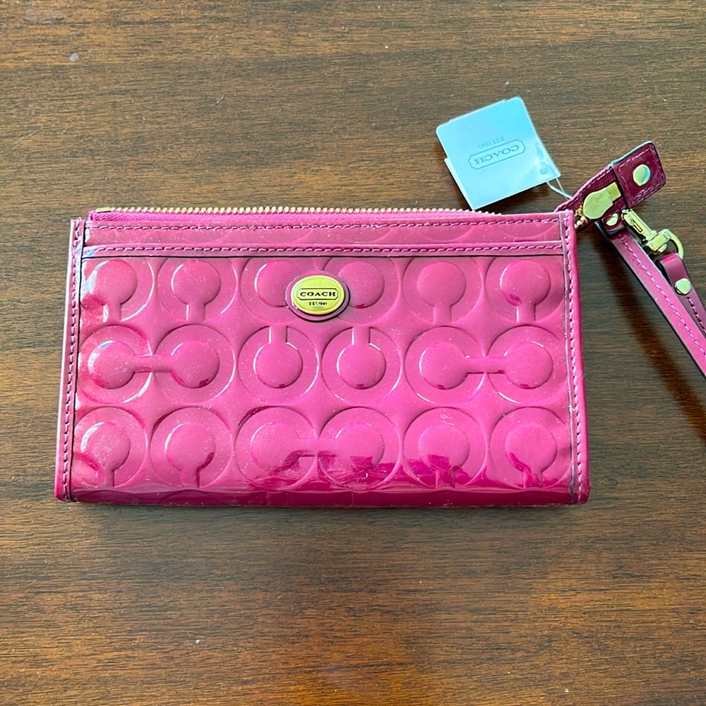 NWT Coach Peyton embossed Patent wristlet